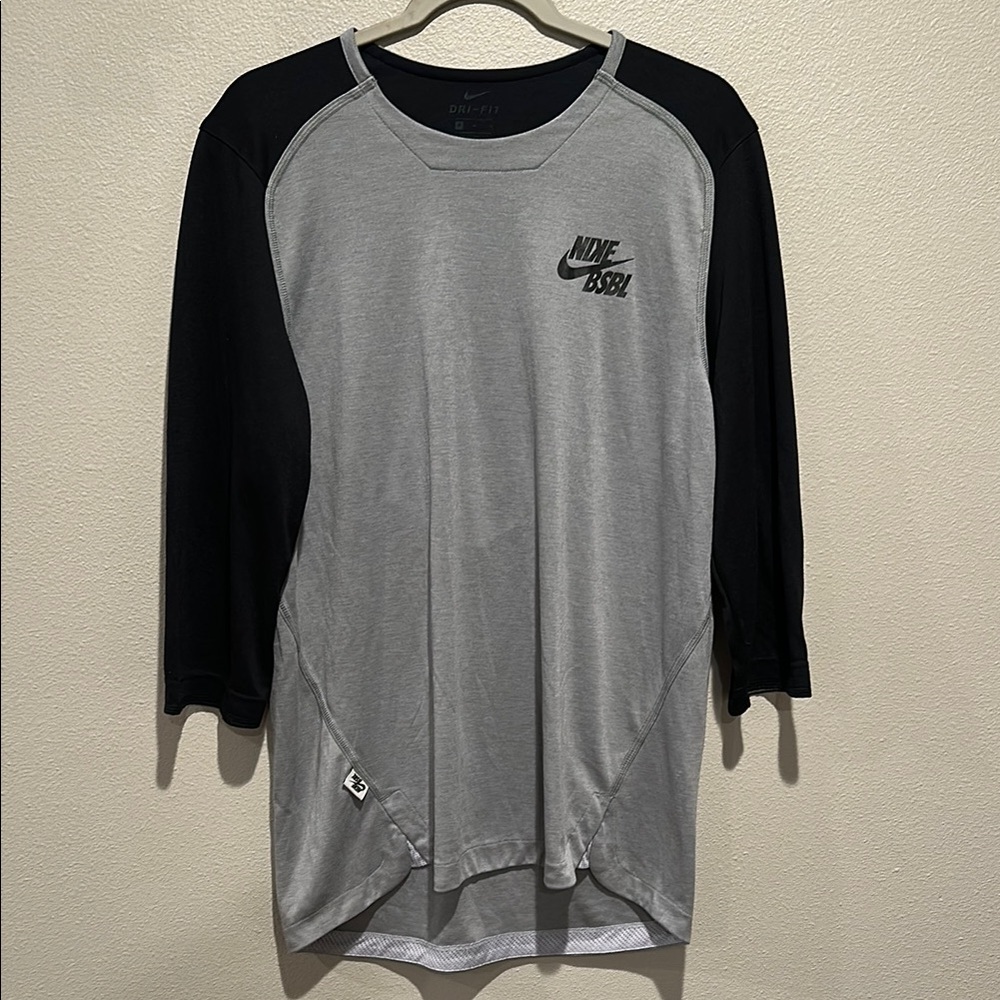 Nike BSBL Long Sleeve Tees Size: Medium